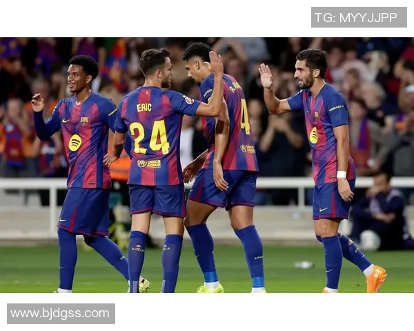 西甲激战曼联大胜巴萨点球争议引发全场热议