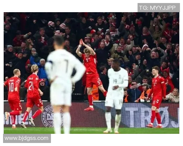 德甲焦点战国米与那不勒斯握手言和红牌事件引发全场热议