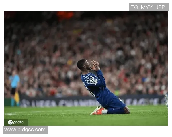 西甲惊天冷门巴黎圣日耳曼3-0阿森纳帽子戏法引爆全场激情