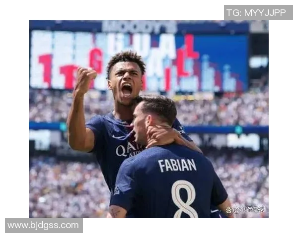 欧冠激战巴黎圣日耳曼大胜莱比锡引发转会风波与球迷热议